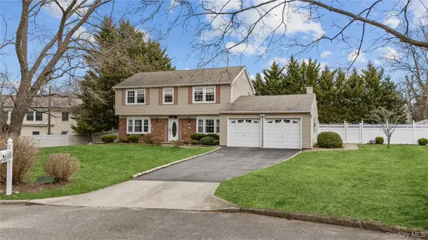 3 Split Rail Lane, East Setauket, NY 11733