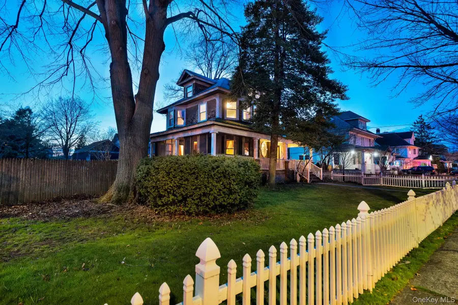 320 S Bayview Avenue, Freeport, NY 11520 - #2