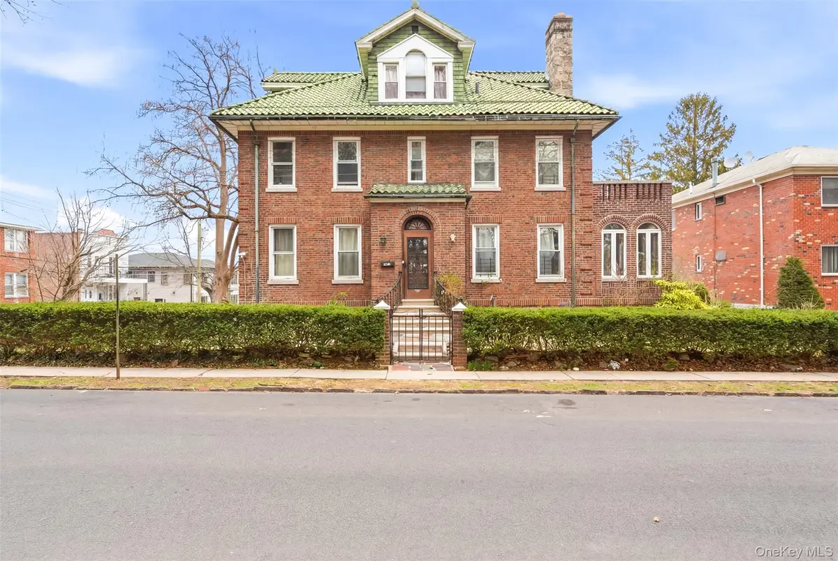 128 Parkway N, Yonkers, NY 10704 - #1