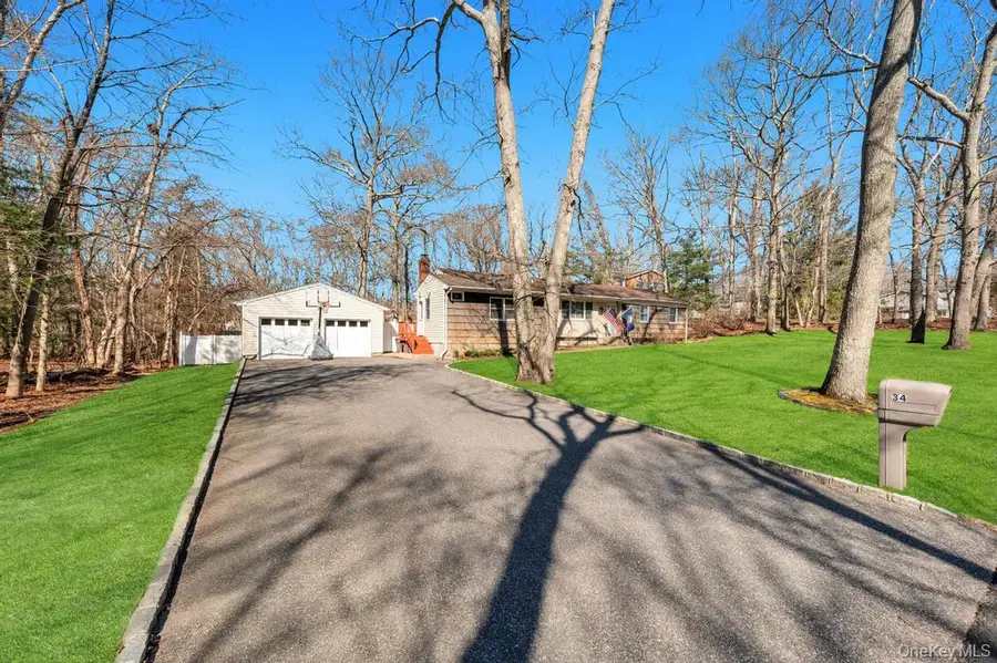 34 Giant Oak Road, Ridge, NY 11961 - #3