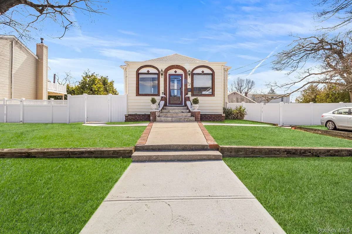 1517 10th Street, West Babylon, NY 11704 - #1