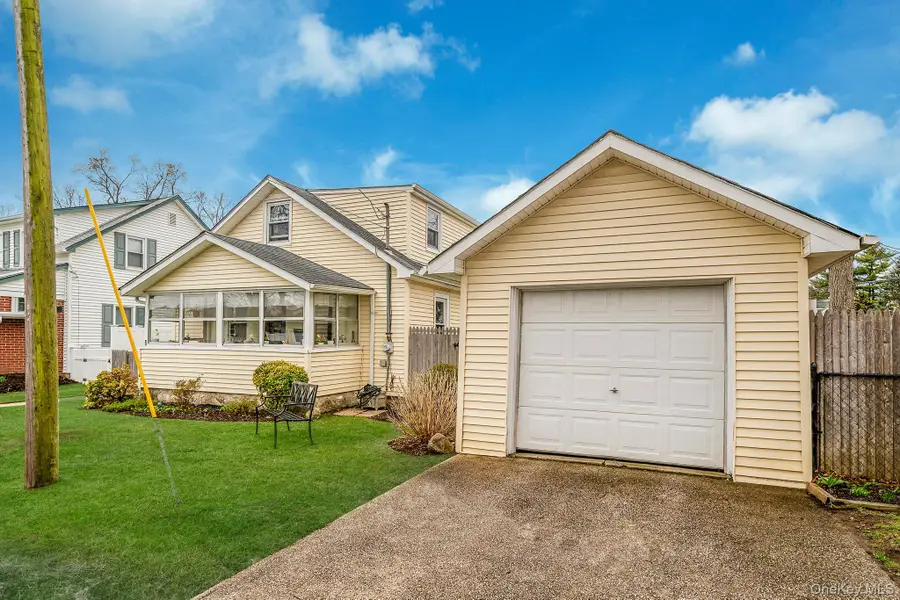 1 William Street, East Northport, NY 11731 - #3