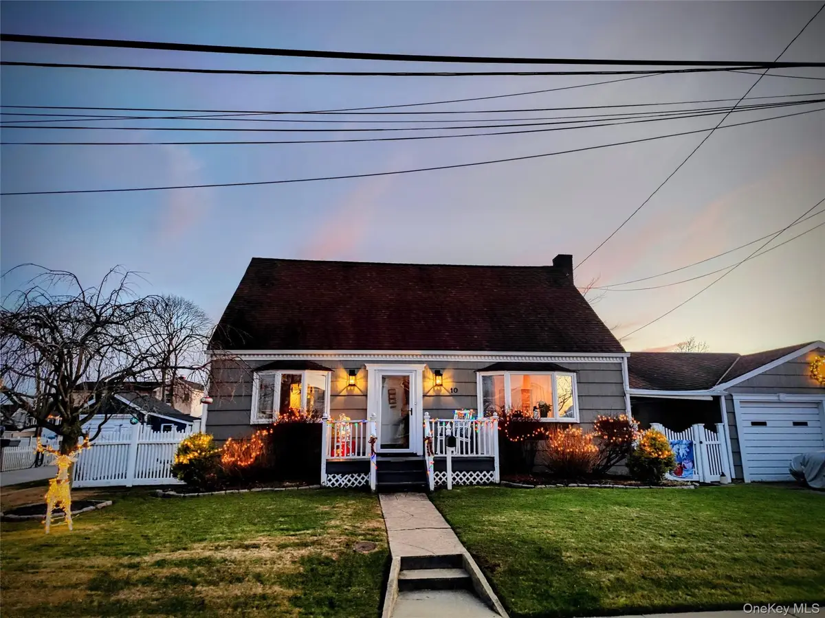 10 Hayes Road, Amityville, NY 11701 - #1