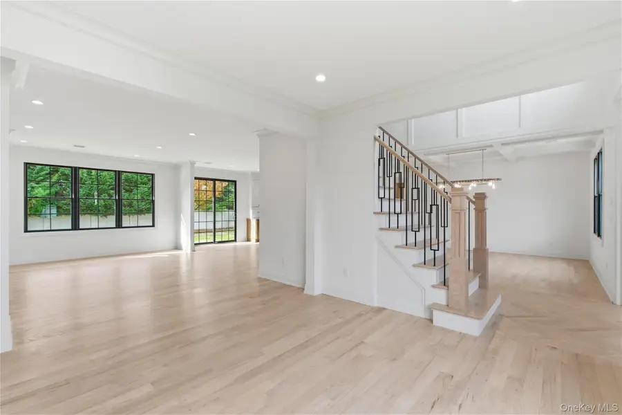 16 Otsego Place, Jericho, NY 11753 - #3