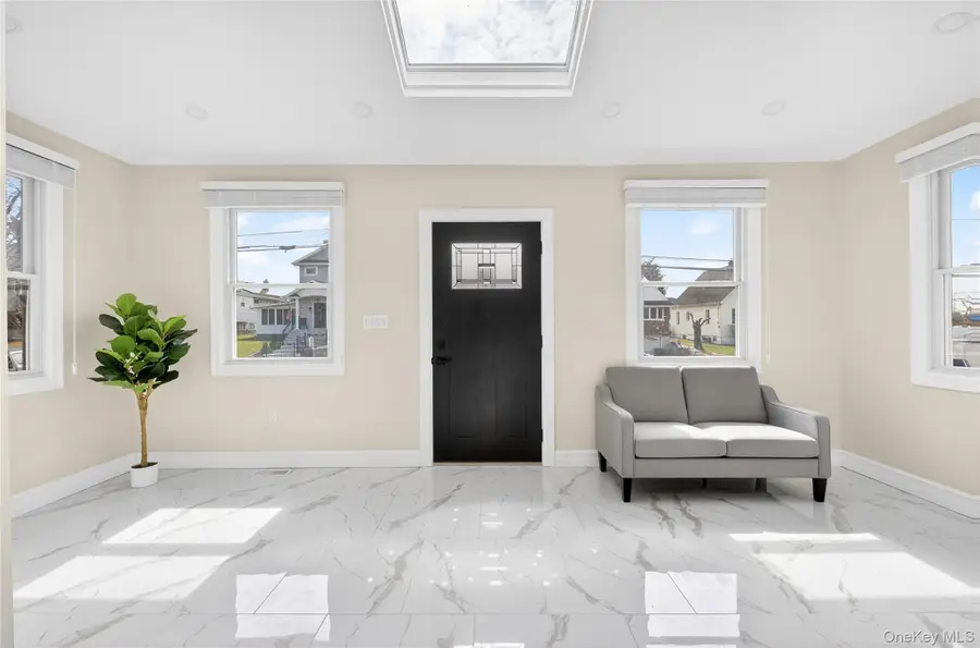 19 6th Street, New Hyde Park, NY 11040 - #3