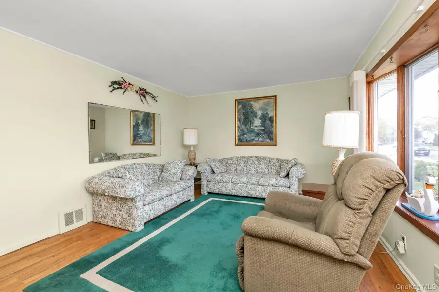 226 Lee Avenue, Hicksville, NY 11801 - #3