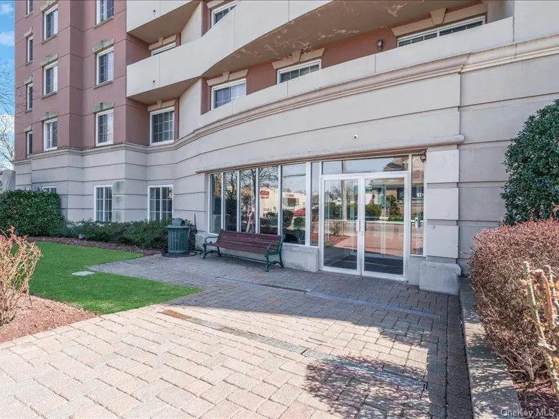 242 Maple Avenue #302, Westbury, NY 11590 - #3