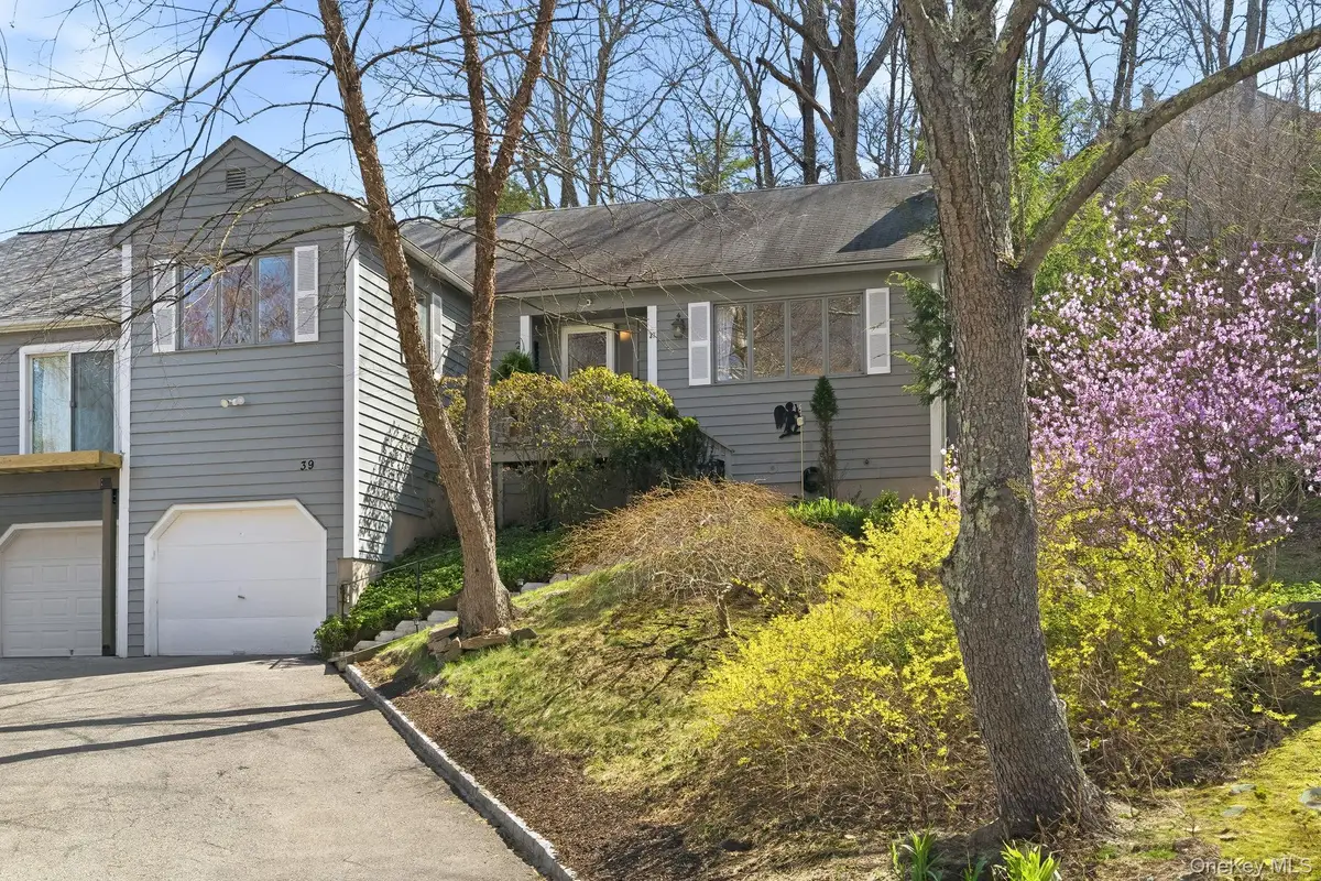 39 Park Road, Goldens Bridge, NY 10526 - #1