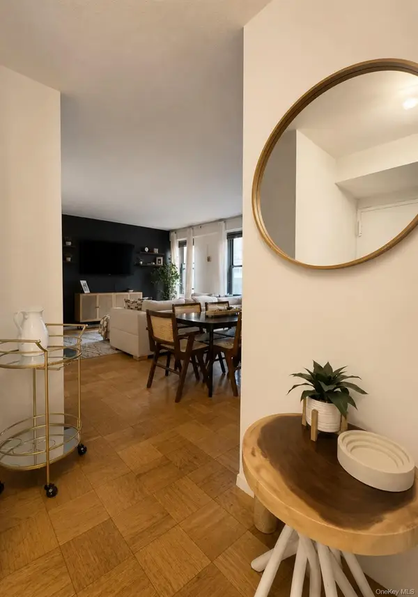 225 E 57th Street #20E, New York (Manhattan), NY 10022