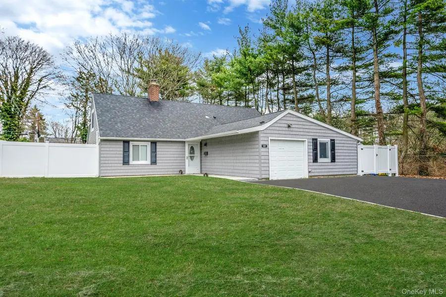 157 Serpentine Lane, Islandia, NY 11749 - #2