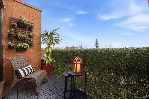 8462 Austin Street #C3, Kew Gardens, NY 11415