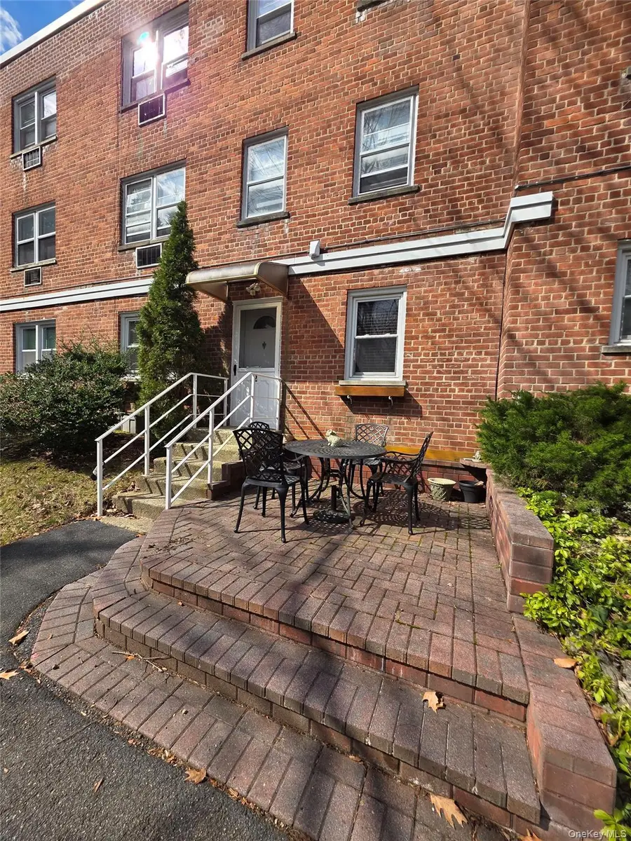 125 N Washington Avenue #2, Hartsdale, NY 10530 - #2