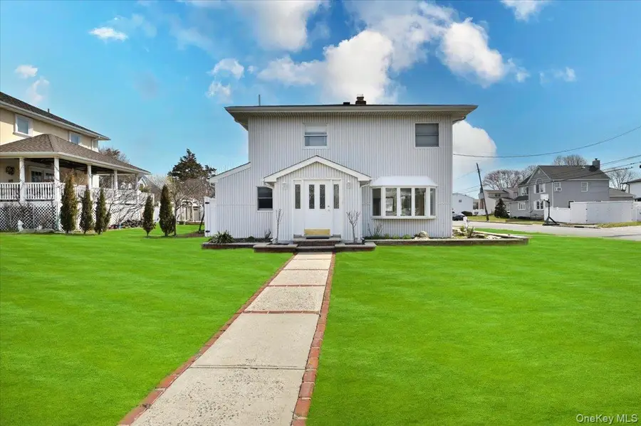 9 Cabot Road W, Massapequa, NY 11758 - #2