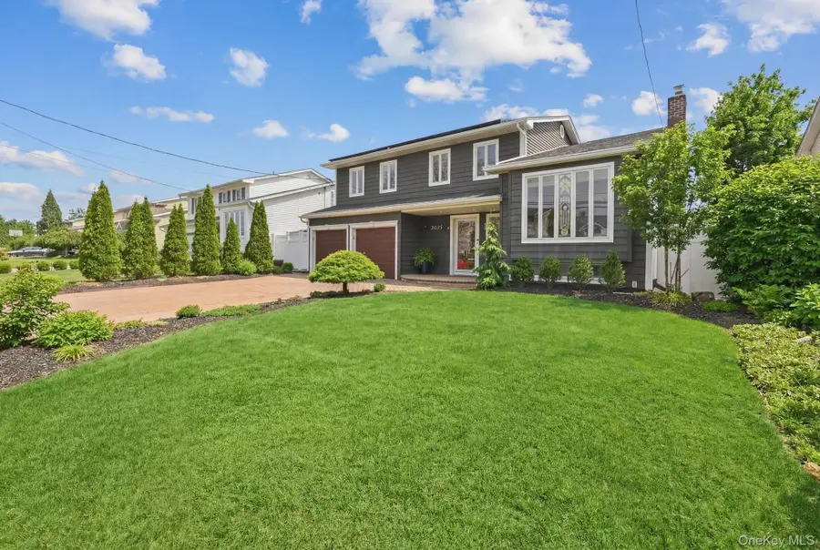 2635 S Seamans Neck Road, Seaford, NY 11783 - #3