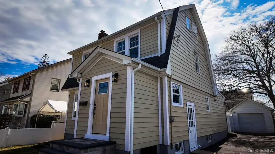 50 E Saint Marks Place, Valley Stream, NY 11580 - #3