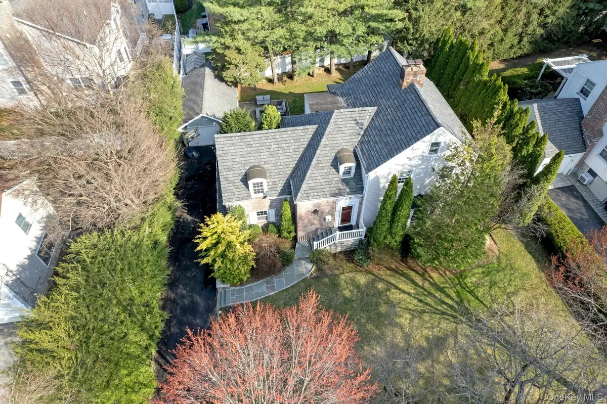 18 Knollwood Road, Eastchester, NY 10709 - #1