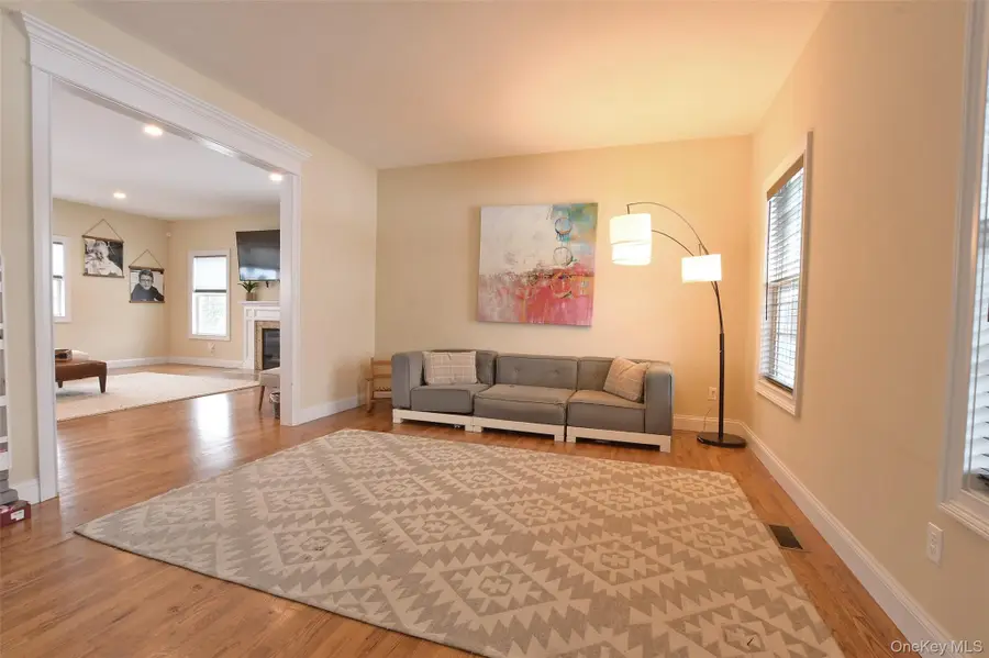 5 Dogwood Lane, East Moriches, NY 11940 - #2