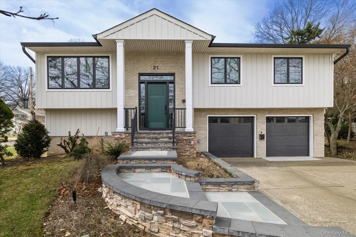 21 Dunhill Road, New Hyde Park, NY 11040 - #1