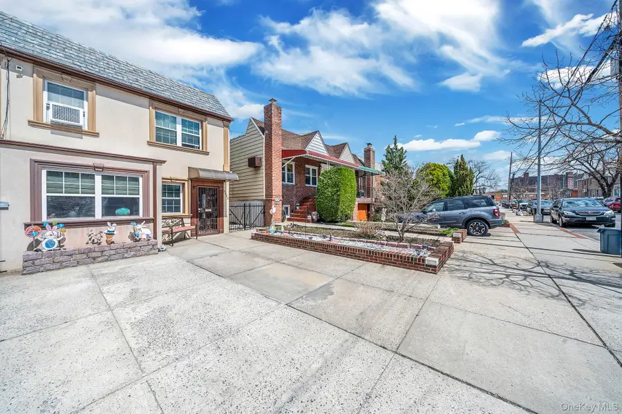 8605 77th Avenue, Glendale, NY 11385 - #2