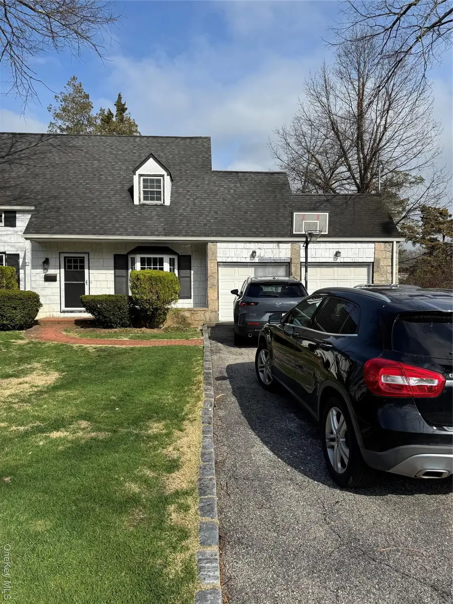 12 Barberry Lane, East Hills, NY 11577 - #2