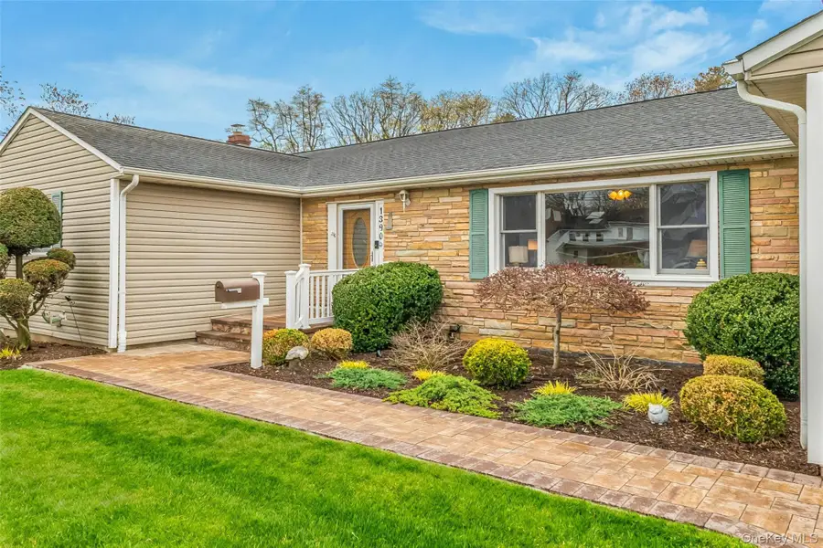 1390 Thompson Drive, Bay Shore, NY 11706 - #2