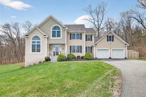 30 Meadowood Lane, Wappingers Falls, NY 12590