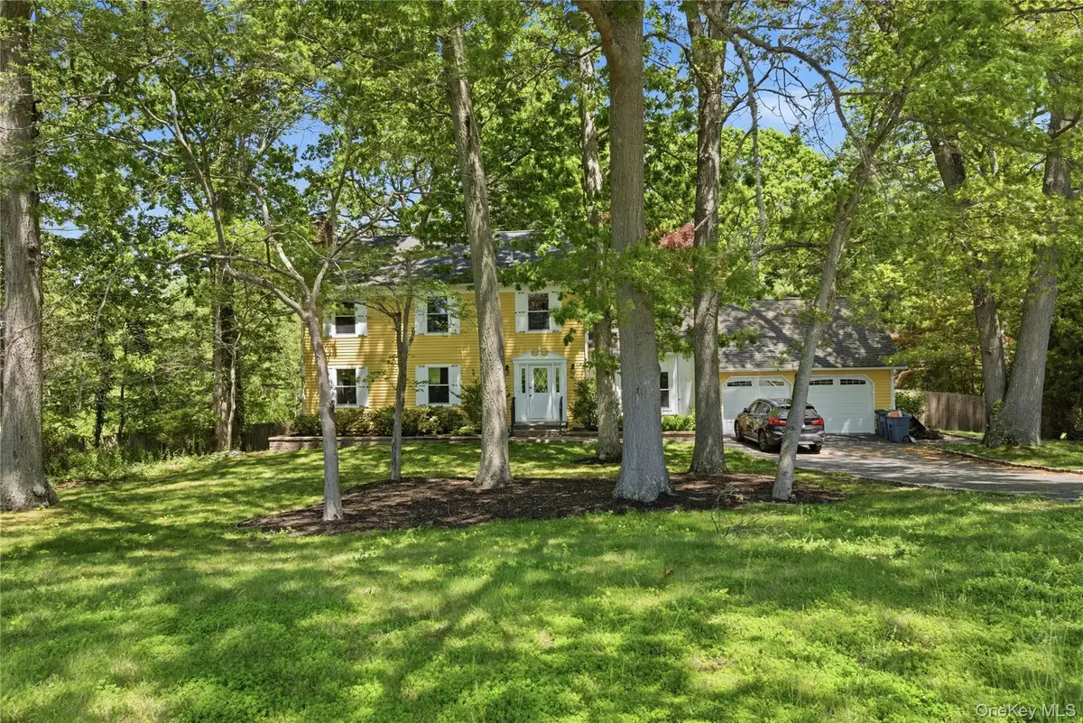 23 Abbey Lane, Setauket, NY 11733 - #1