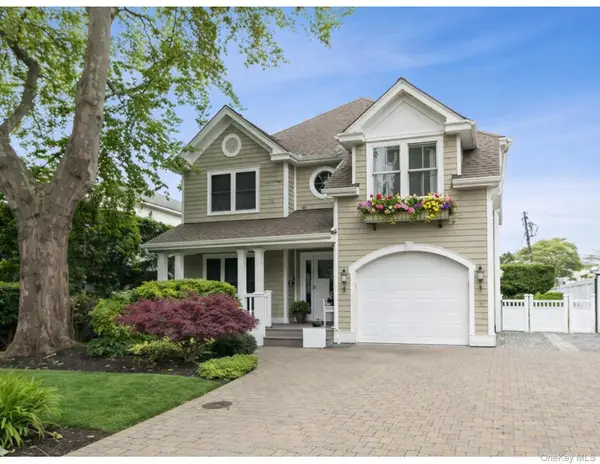 71 Mc Cue, Babylon, NY 11702