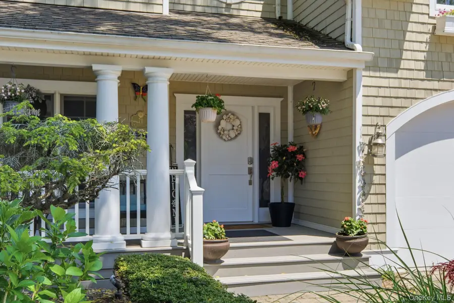 71 Mc Cue, Babylon, NY 11702 - #2