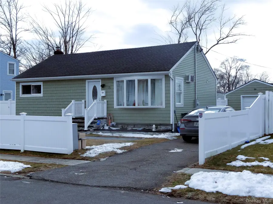 15 Penndale Drive, Amityville, NY 11701 - #3