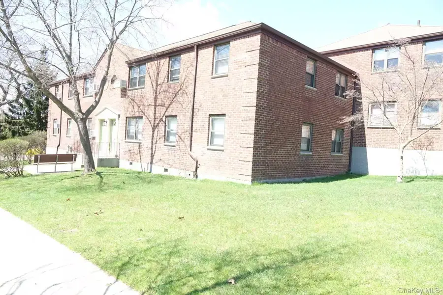 246-15 57 Dr #Upper, Douglaston, NY 11362 - #3