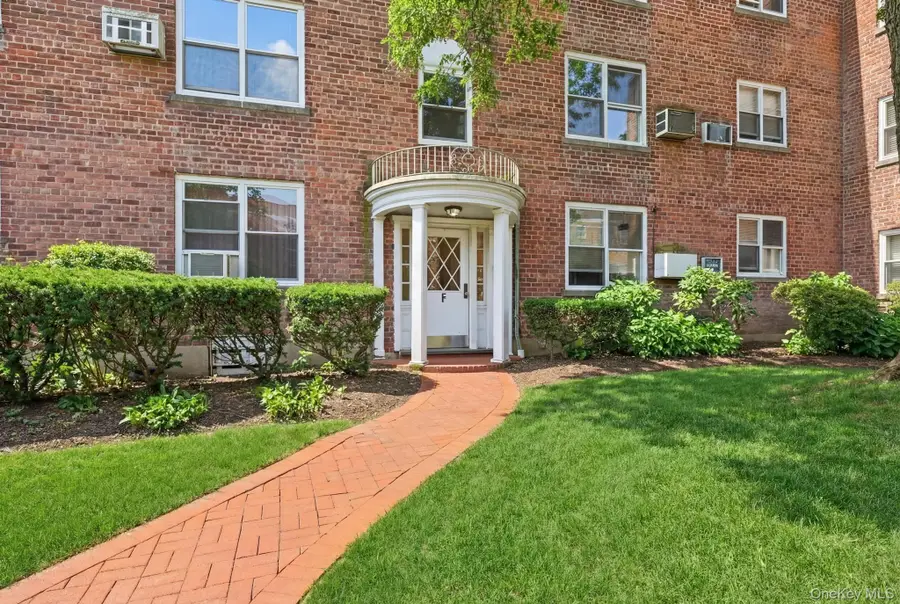 221 Middle Neck #F6, Great Neck, NY 11021 - #2