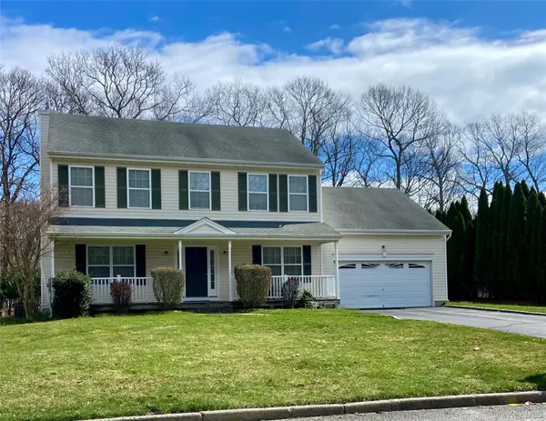 108 Maple Wood Lane, Riverhead, NY 11901