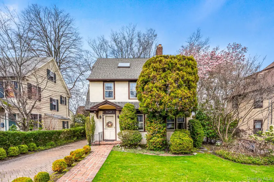 335 Warwick Avenue, Douglaston, NY 11363 - #2