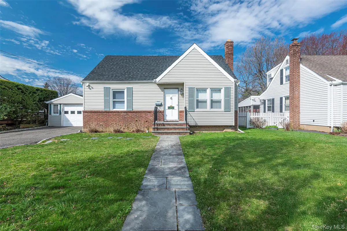 61 Dosoris Lane, Glen Cove, NY 11542 - #1