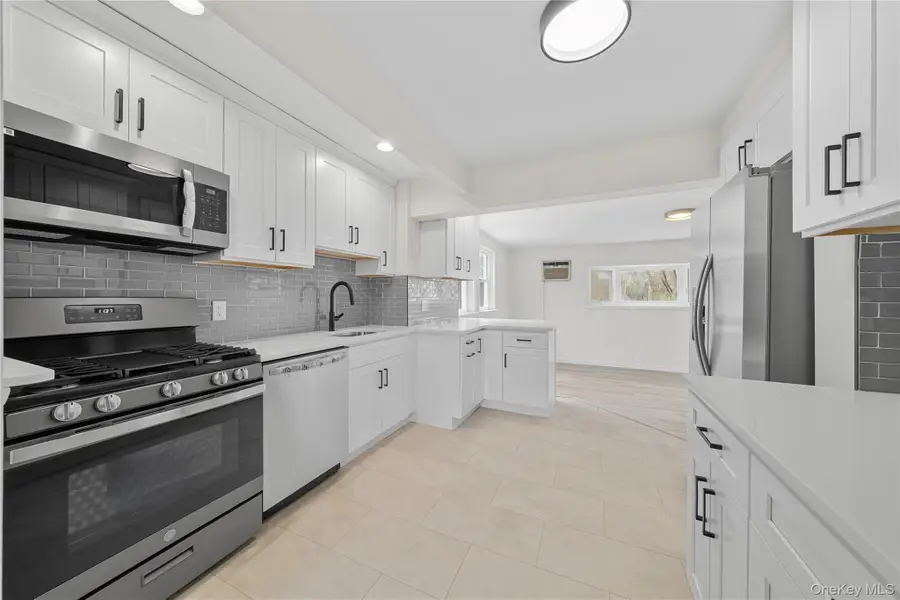 1656 N Gardiner Drive, Bay Shore, NY 11706 - #2