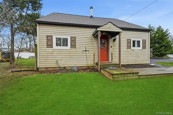 20 Wheat Path Road W, Mount Sinai, NY 11766