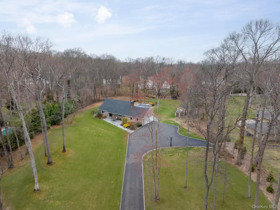 431 Woodbury Road, Cold Spring Harbor, NY 11724 - #3