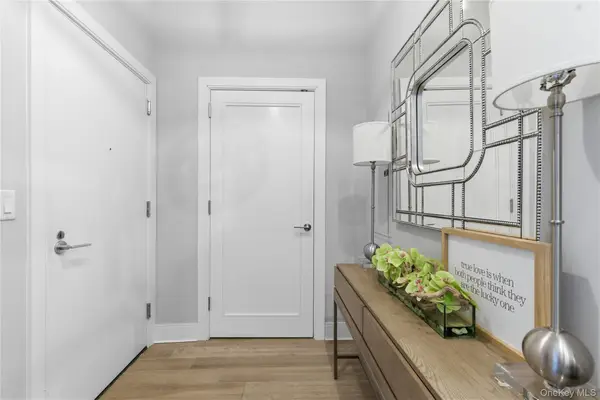 100 Garvies Point Road #1025, Glen Cove, NY 11542