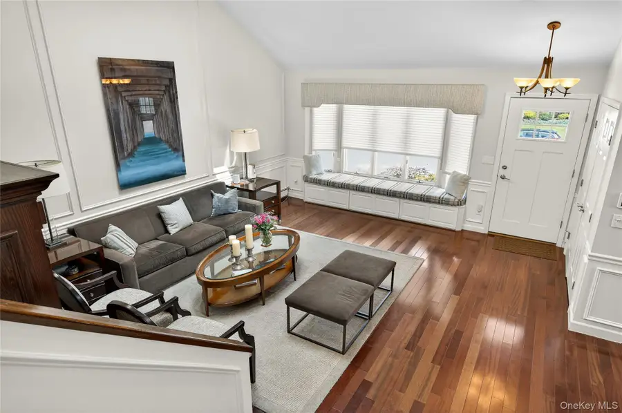 9 Saint Lawrence Place, Jericho, NY 11753 - #3