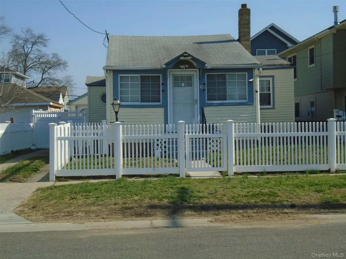 12 North Boulevard, East Rockaway, NY 11518 - #1