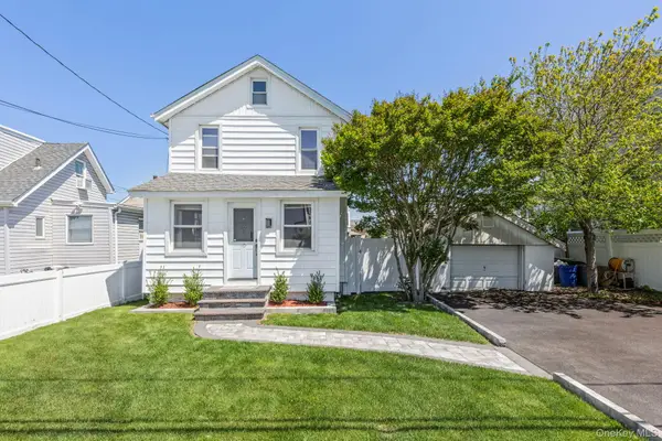 102 Clubhouse Road, Bellmore, NY 11710