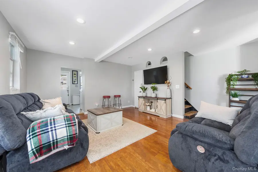 102 Clubhouse Road, Bellmore, NY 11710 - #2