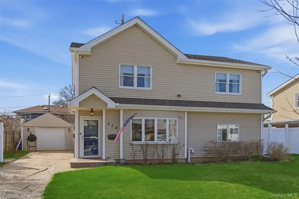 632 Wyngate Drive W, Valley Stream, NY 11580