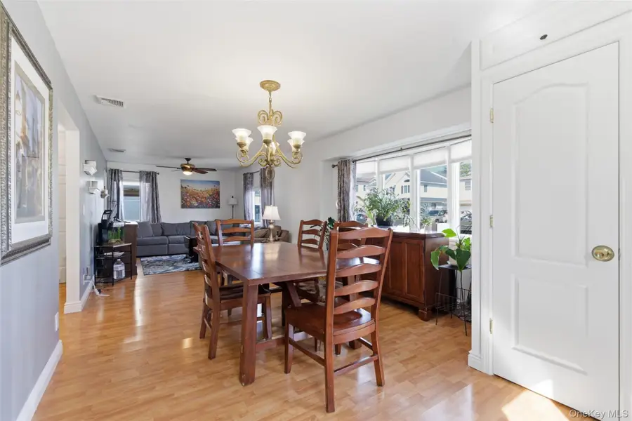 632 Wyngate Drive W, Valley Stream, NY 11580 - #2