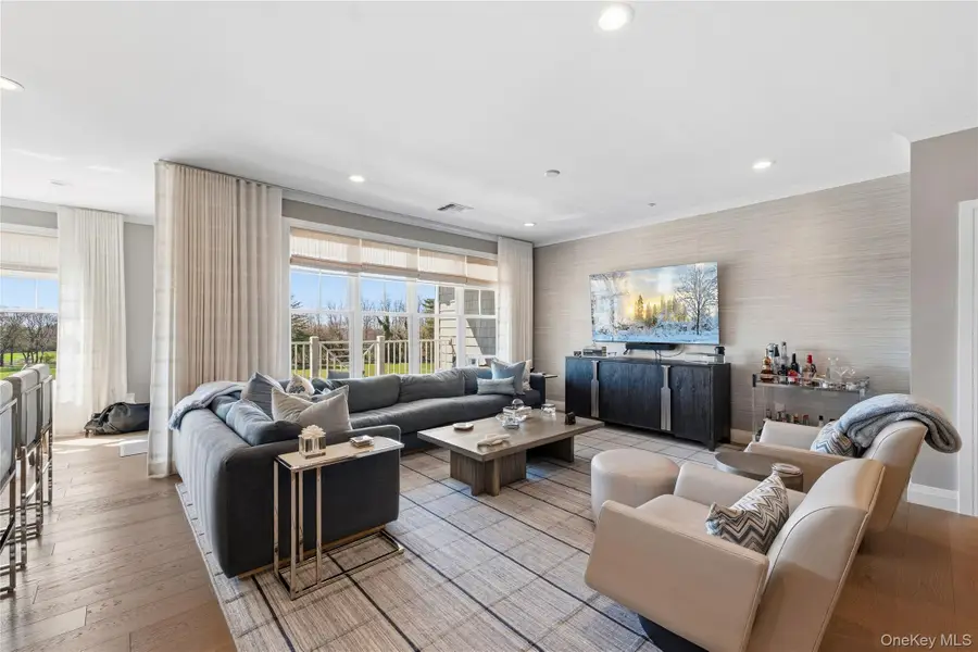 22302 Aspenwood Drive #22302, Plainview, NY 11803 - #3