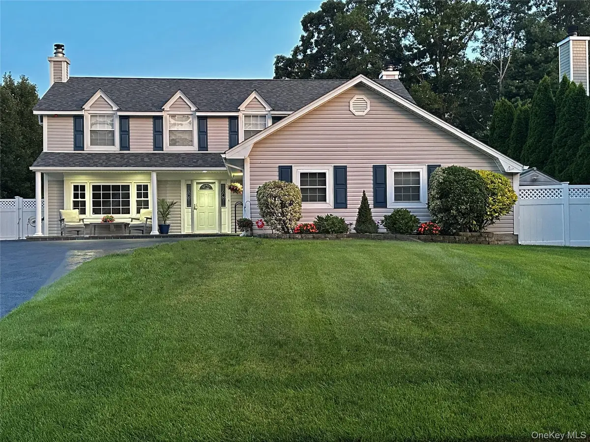 16 Sussex Lane, Lake Grove, NY 11755 - #1