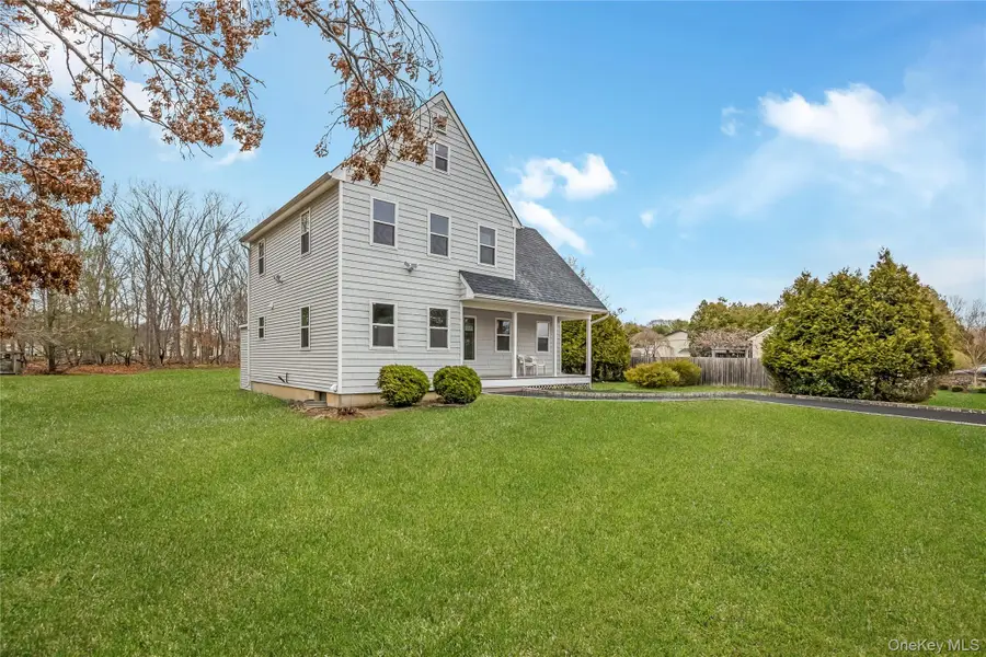 24 Buckskin Lane, Riverhead, NY 11901 - #3