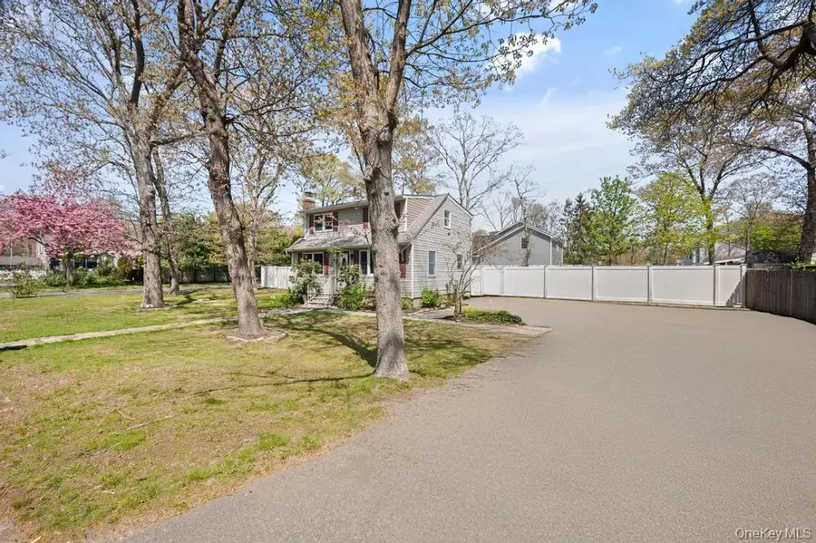 41 Babylon Street, Mastic, NY 11950 - #3