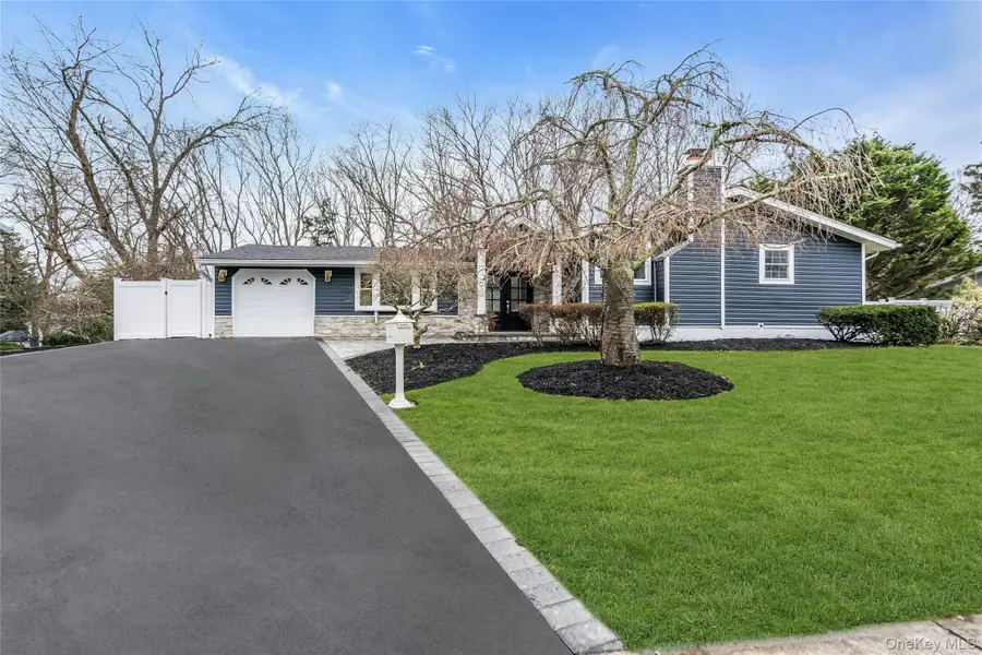 21 Fuller Street, Dix Hills, NY 11746 - #2